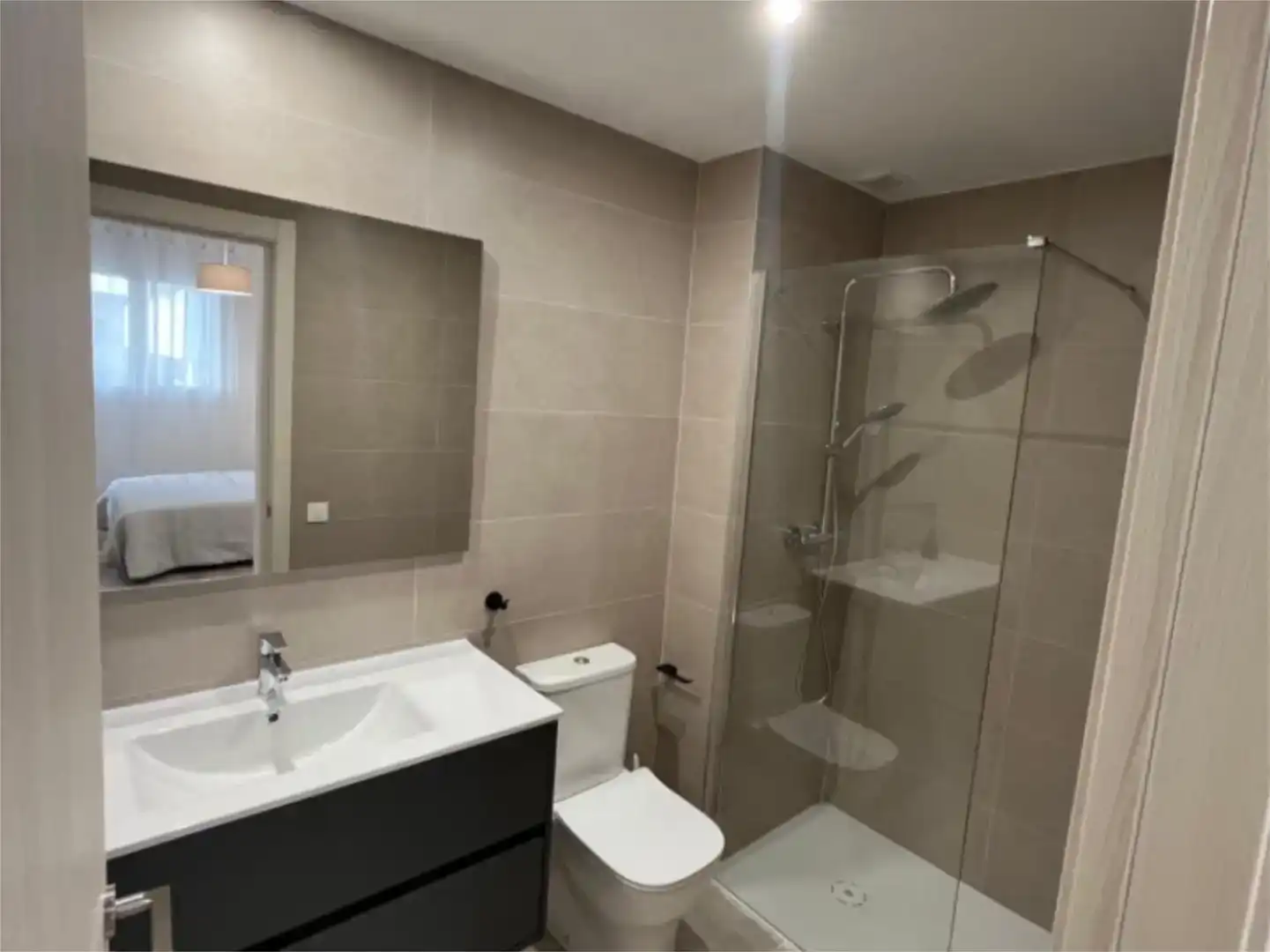 Badezimmer von Wohnung zur Miete in Fraga mit Klimaanlage und Balkon