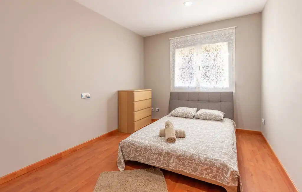 Chalet con terraza en venta en Calle Urba Coto Riñales 119, imagen 14