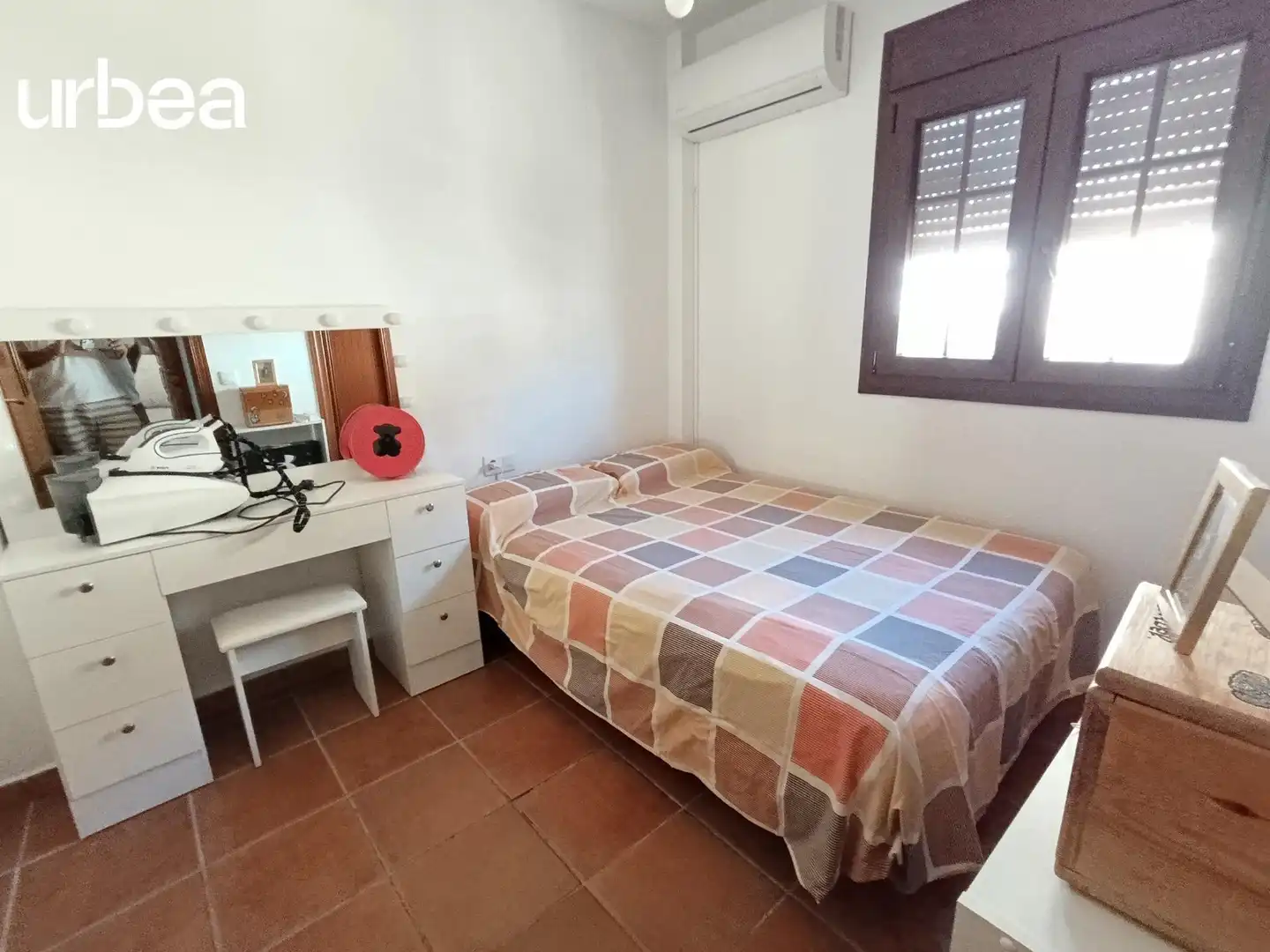Dormitori de Casa adosada en venda en Pizarra amb Aire condicionat, Terrassa i Jacuzzi
