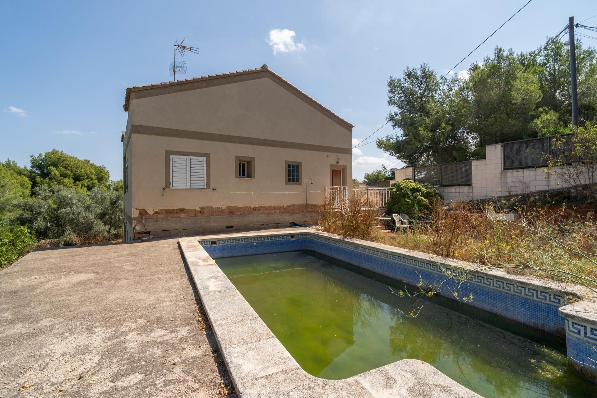 Swimming pool of House or chalet for sale in Godelleta  with Air Conditioner, Heating and Private garden