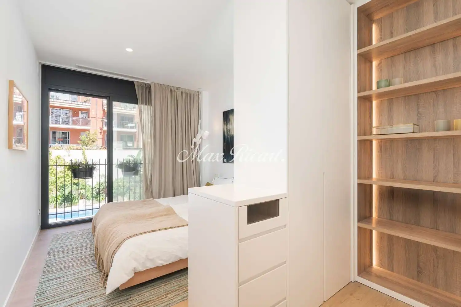 Bedroom of Flat for sale in Barcelona  with Air Conditioner, Terrace and Swimming Pool