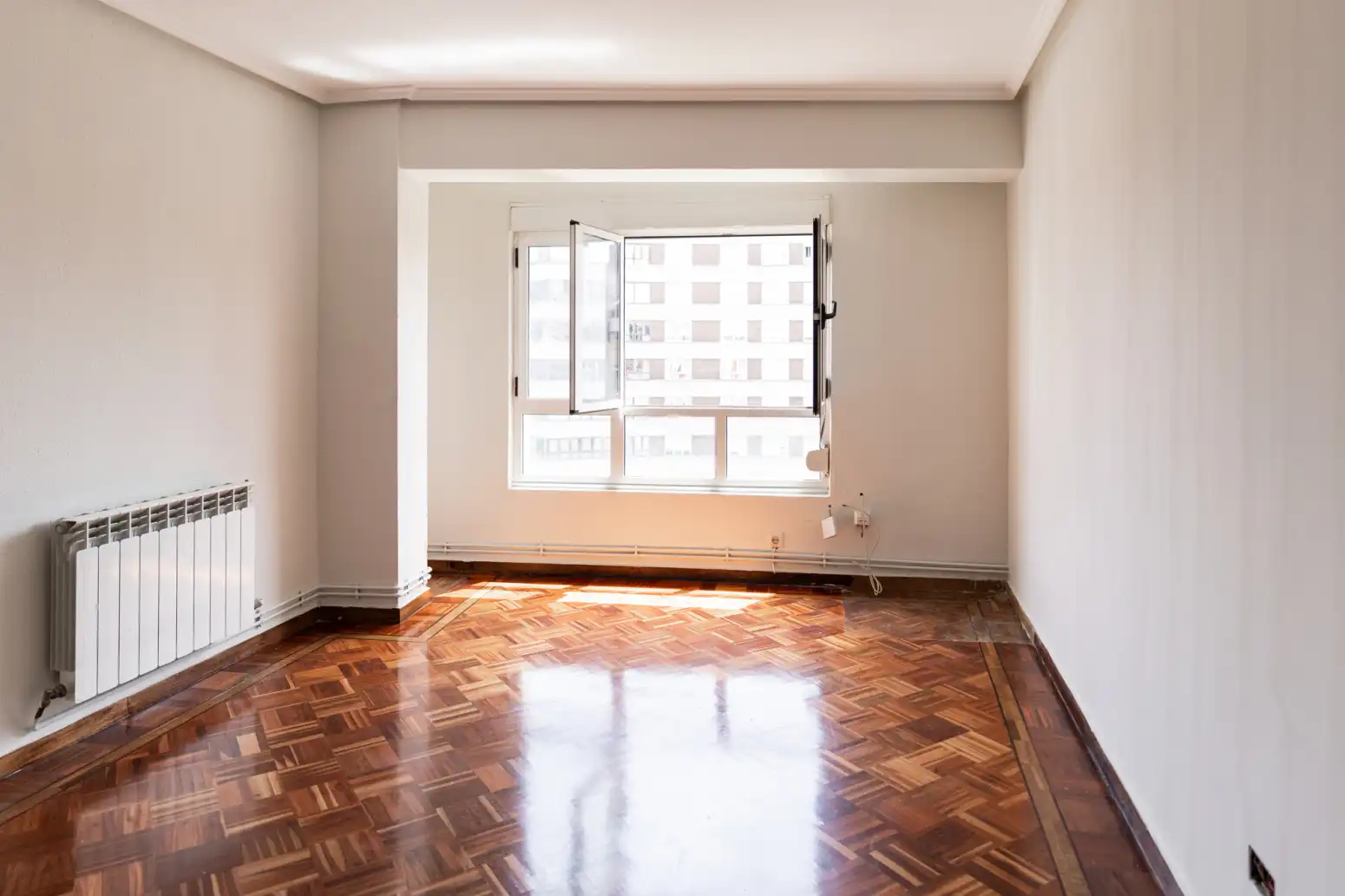 Sala de estar de Piso en venta en Avilés con Calefacción