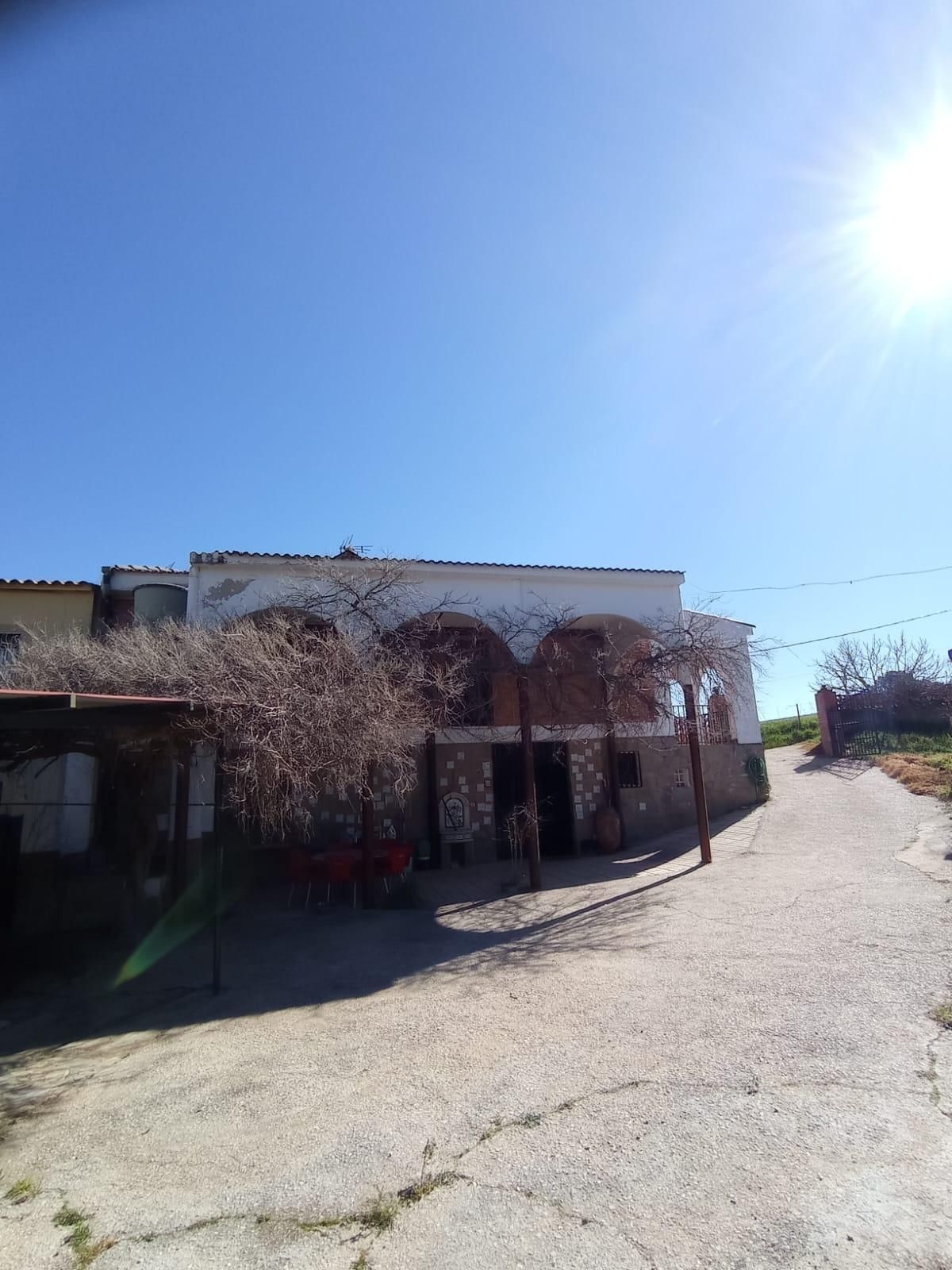 Vista exterior de Casa o xalet en venda en Cáceres Capital amb Aire condicionat, Calefacció i Jardí privat