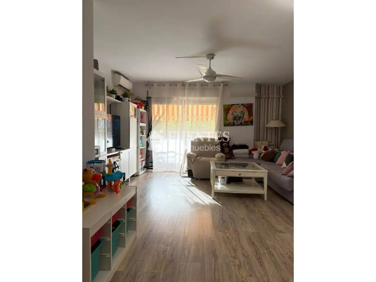 Sala de estar de Piso en venta en Alicante / Alacant con Aire acondicionado, Terraza y Piscina comunitaria
