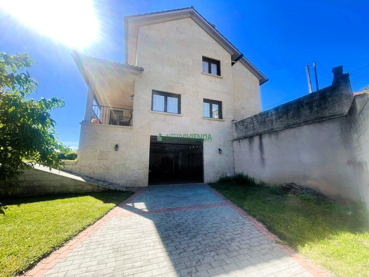 Vista exterior de Casa o xalet en venda en Moaña amb Calefacció, Jardí privat i Terrassa