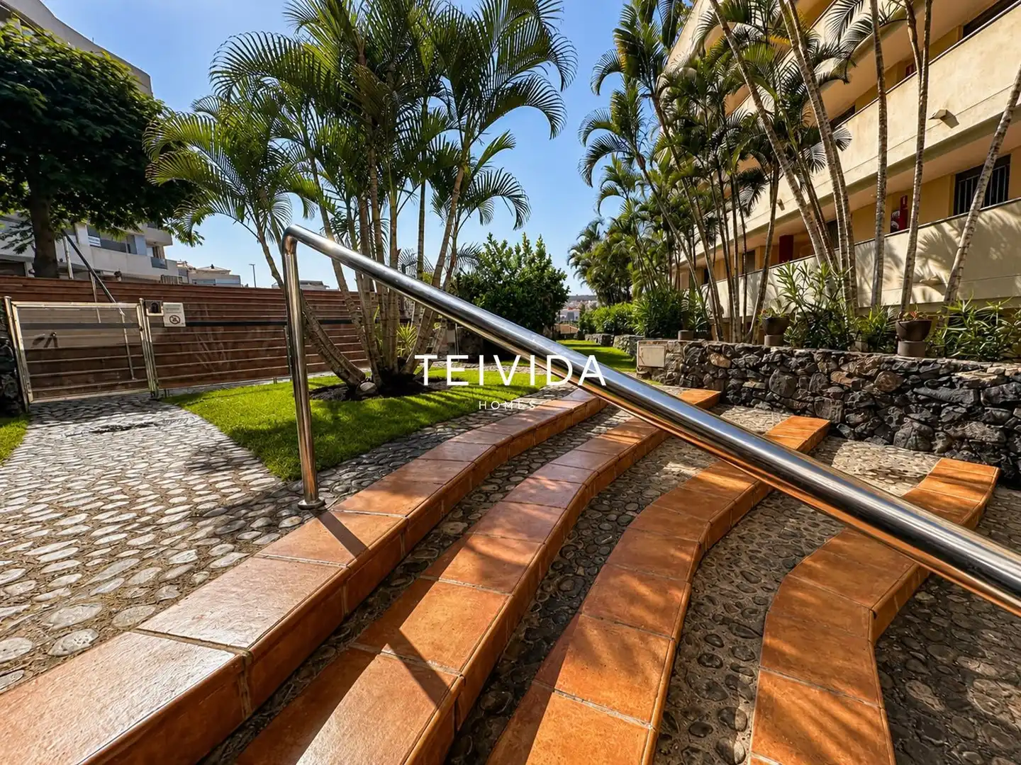 Terrasse von Dachboden zur Miete in Arona mit Terrasse, Schwimmbad und Möbliert