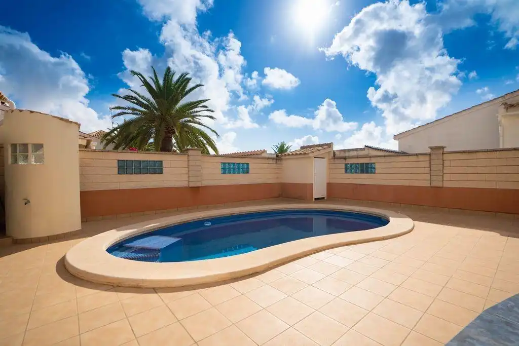 Piscina de Casa o xalet en venda en Orihuela