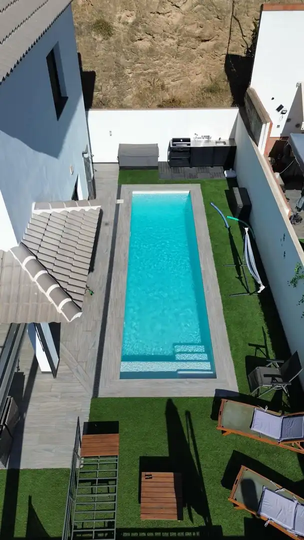 Piscina de Casa o chalet en venta en Málaga con Aire acondicionado, Calefacción y Jardín privado