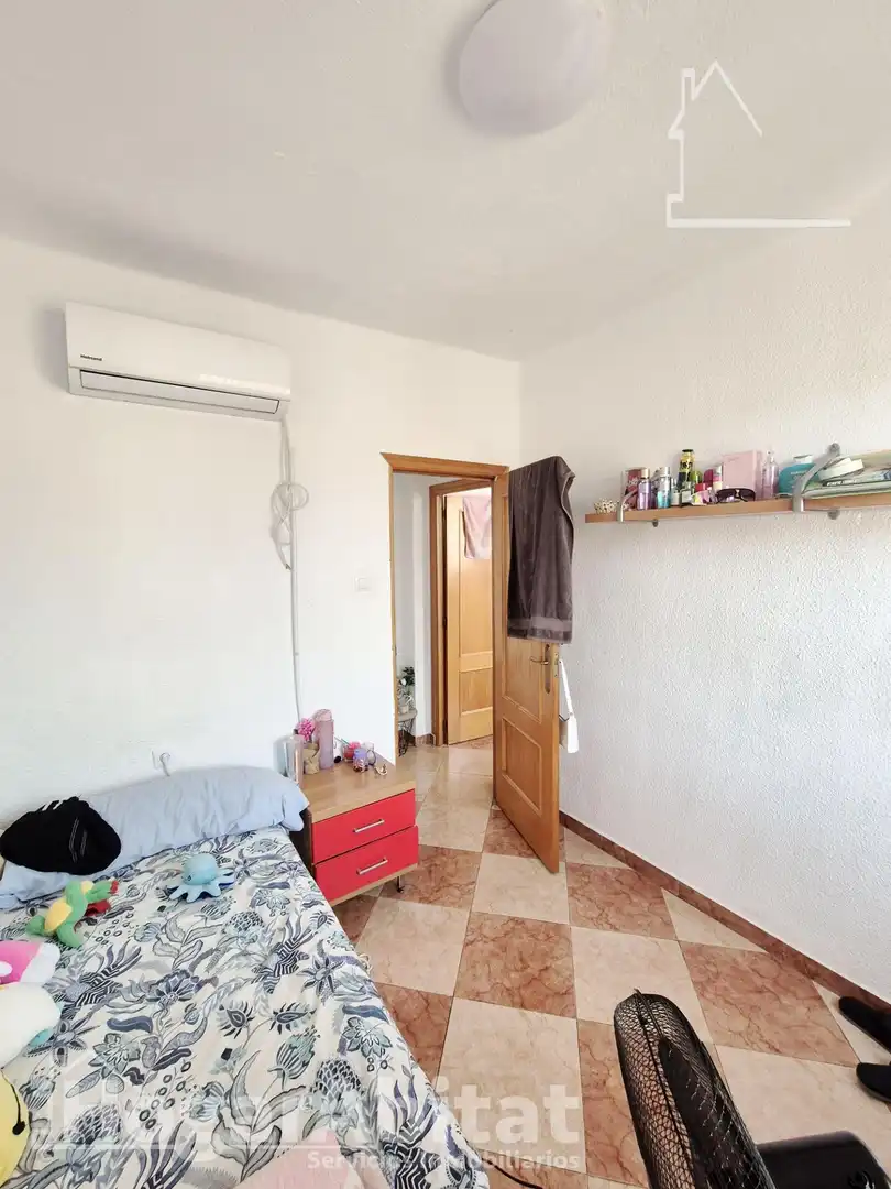 Schlafzimmer von Wohnung zum Verkauf in Torrent mit Klimaanlage und Heizung