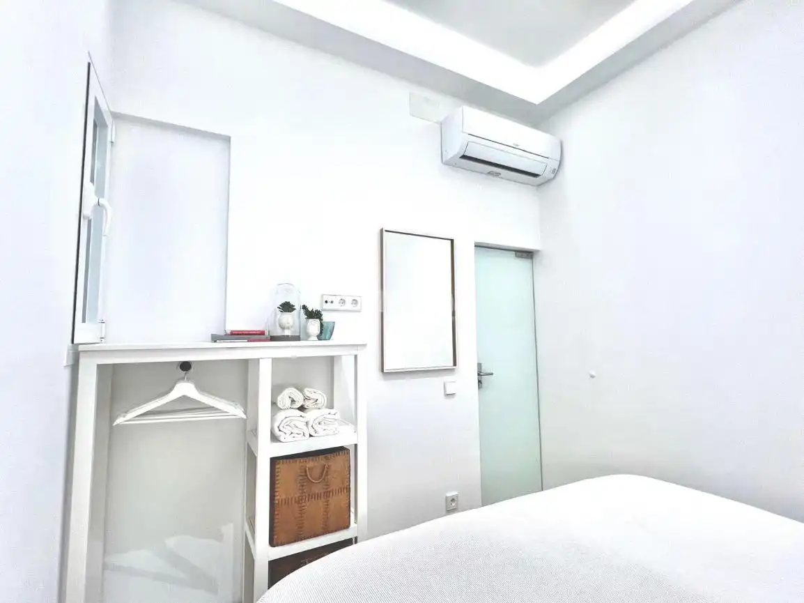 Bedroom of Flat for sale in Madrid  with Air Conditioner