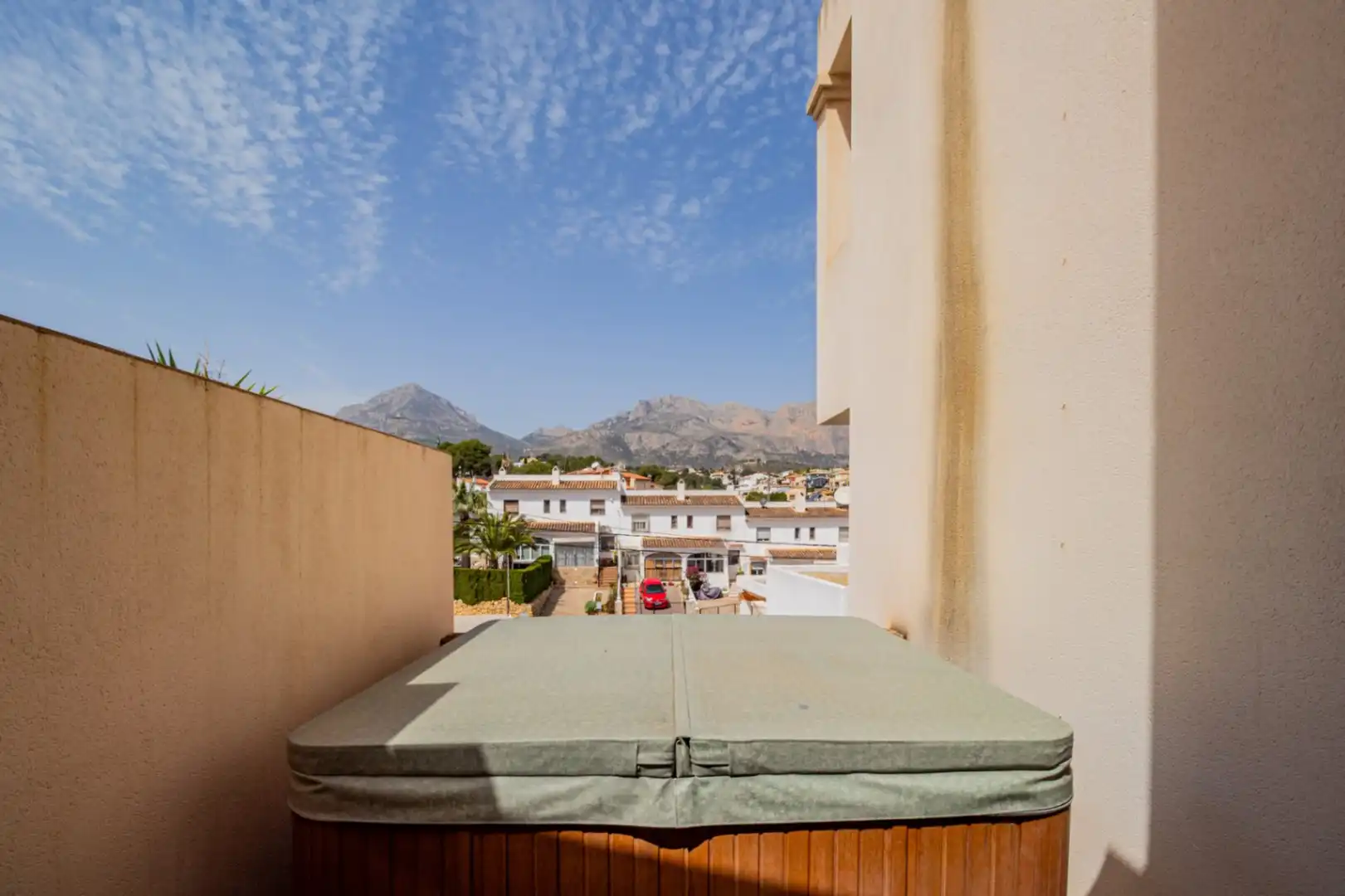 Vista exterior de Casa o chalet de alquiler en L'Alfàs del Pi con Aire acondicionado, Calefacción y Jardín privado