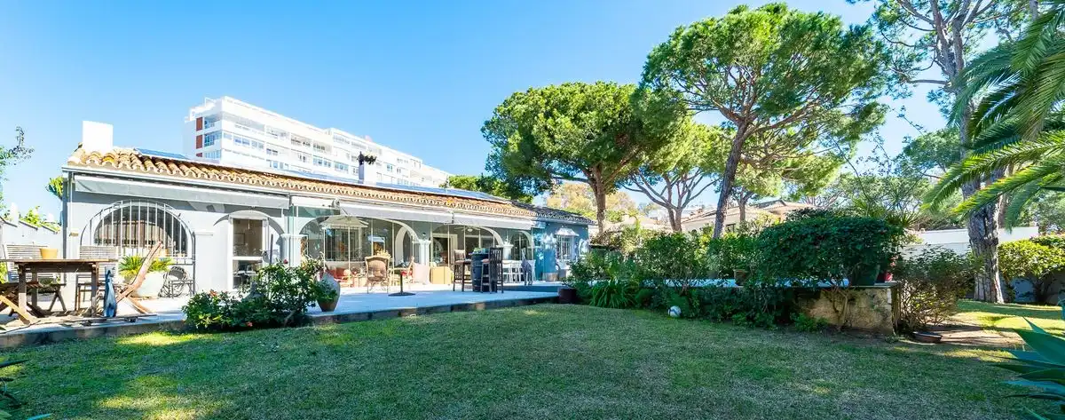 Jardí de Casa o xalet en venda en Marbella amb Aire condicionat, Calefacció i Jardí privat
