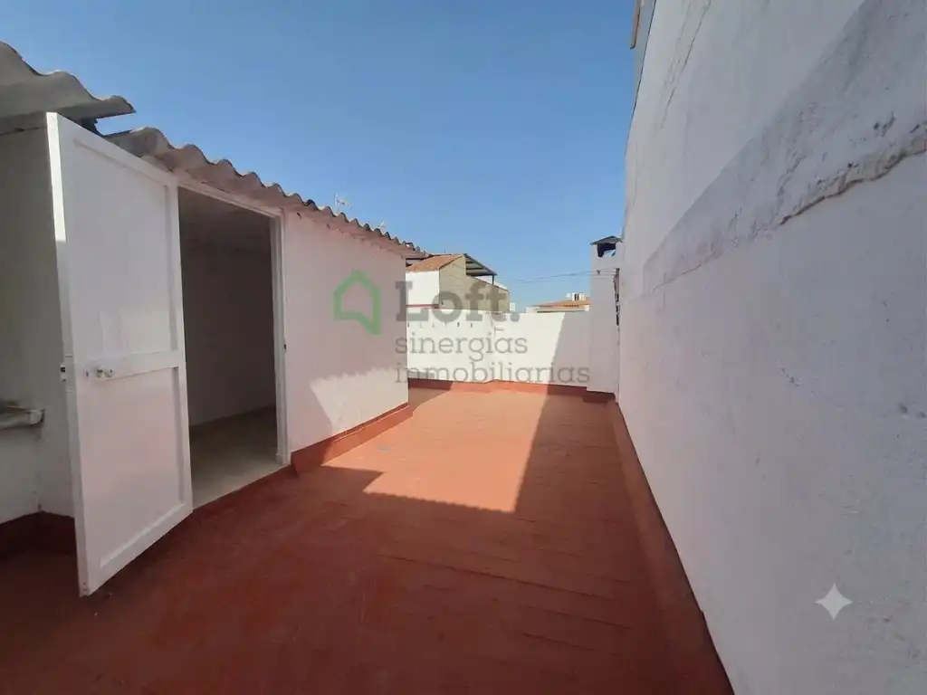 Vista exterior de Casa o xalet en venda en Badajoz amb Terrassa