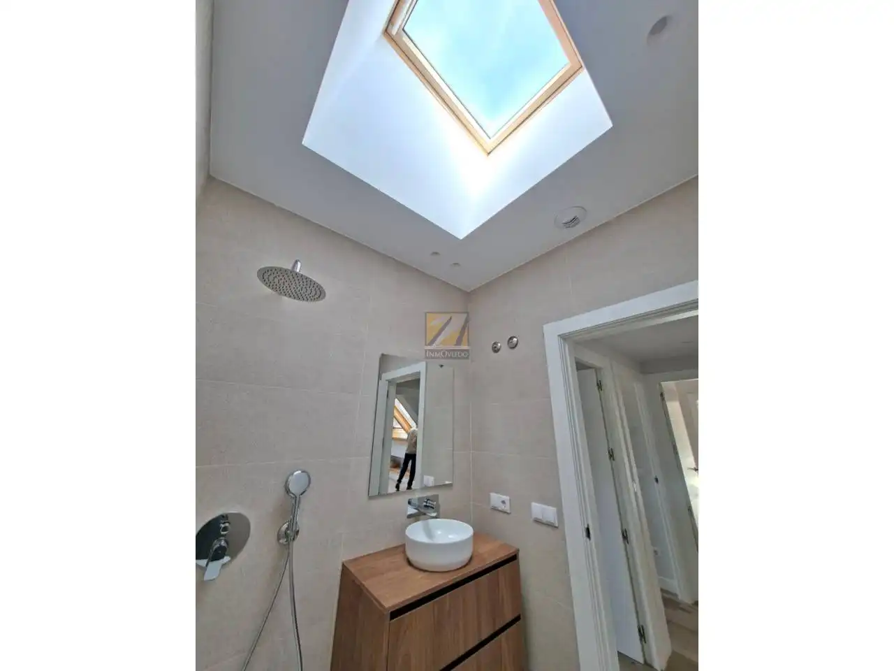 Bathroom of Attic for sale in Oviedo   with Heating, Terrace and Furnished