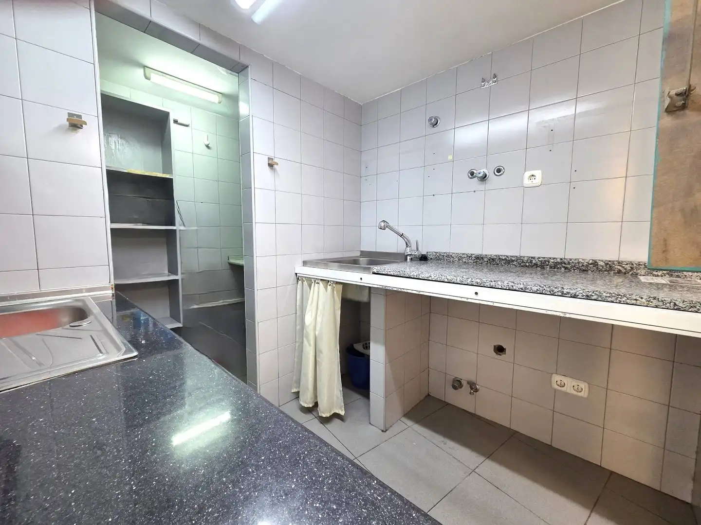 Cuina de Local de lloguer en Las Palmas de Gran Canaria amb Aire condicionat i Terrassa