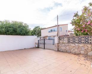 Garden of Single-family semi-detached for sale in Empuriabrava  with Air Conditioner, Heating and Private garden