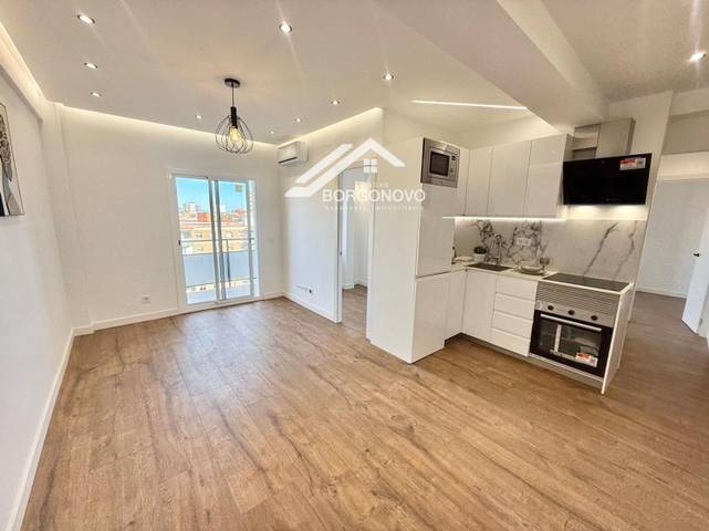 Piso en Venta en CANTÀBRIA en La Verneda i la Pau