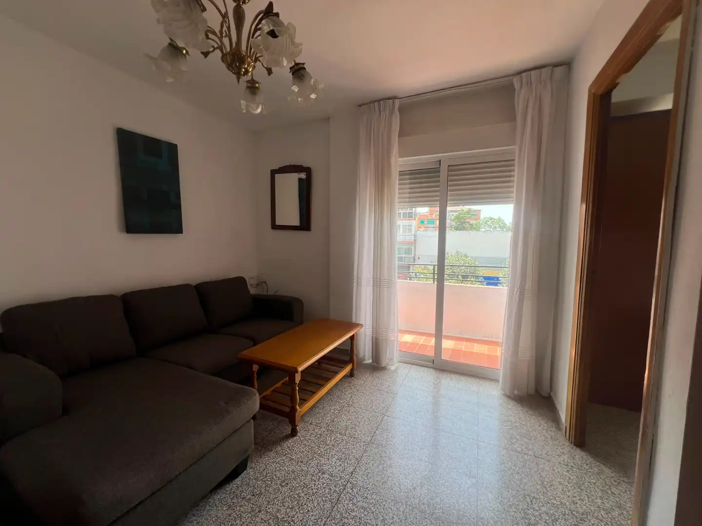 Sala d'estar de Pis de lloguer en Granada amb Moblat i Balcó