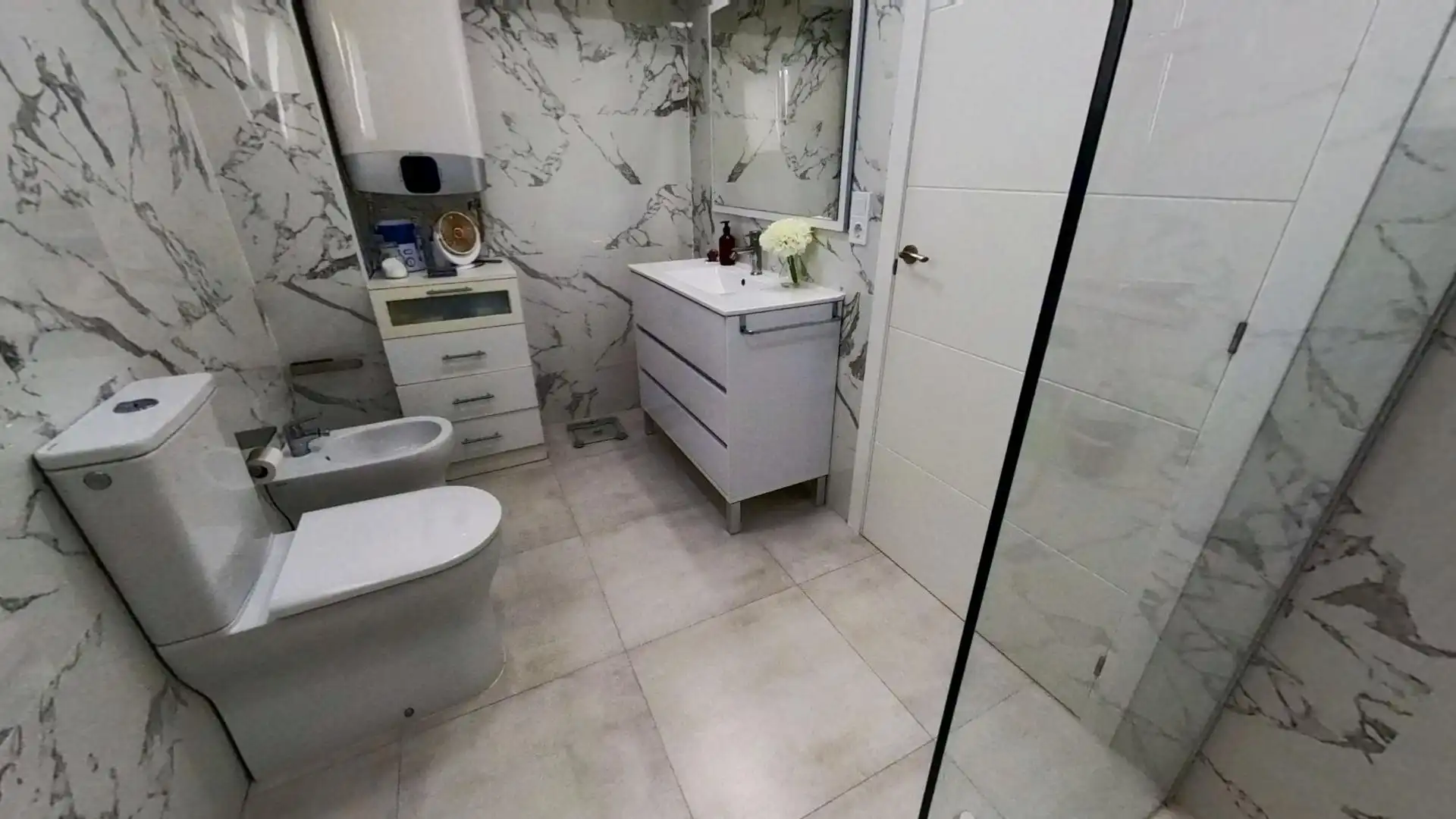 Bathroom of Flat for sale in Valencia  with Air Conditioner and Balcony