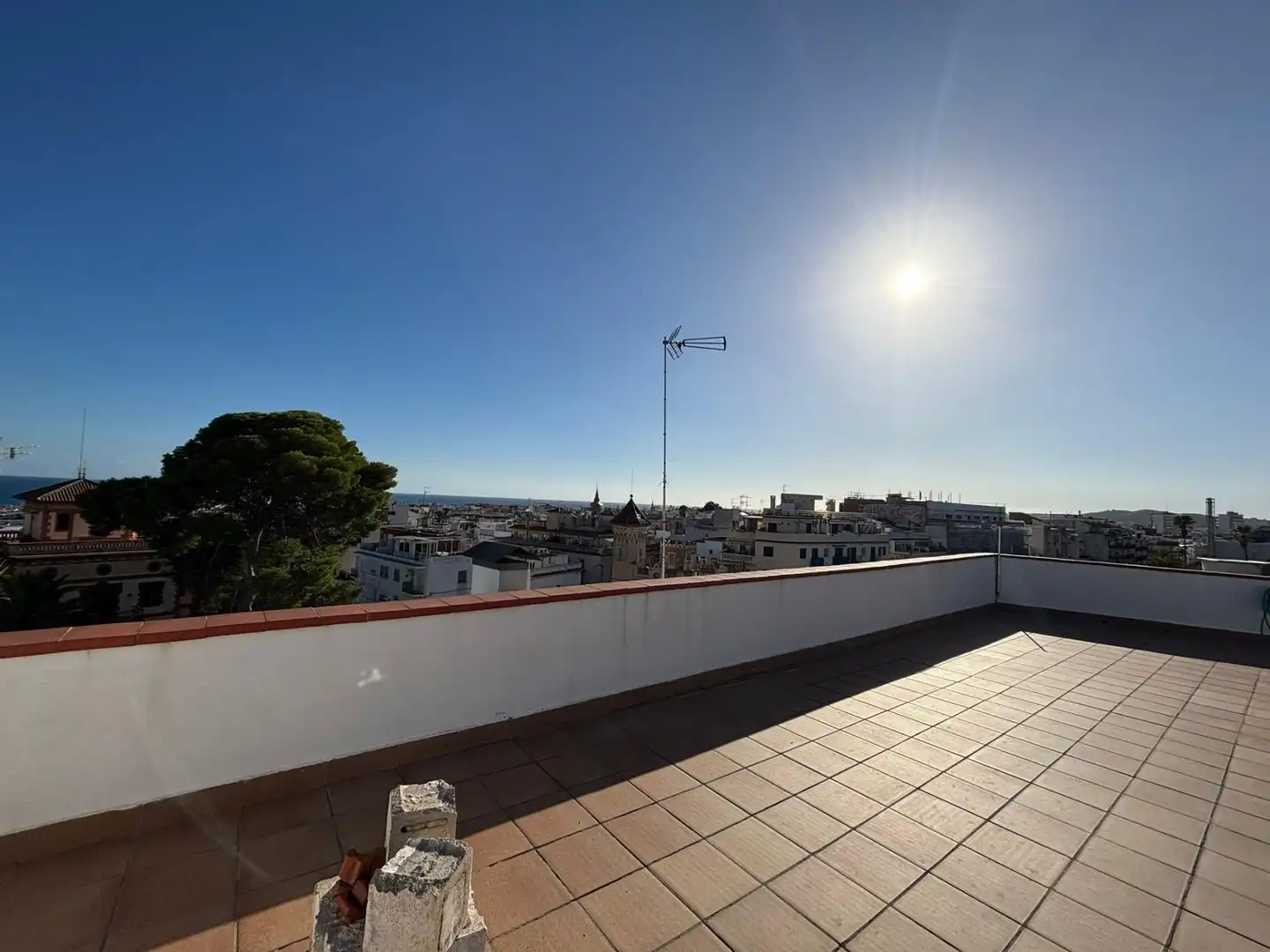 Vista exterior de Ático en venta en Sitges con Calefacción, Terraza y Balcón