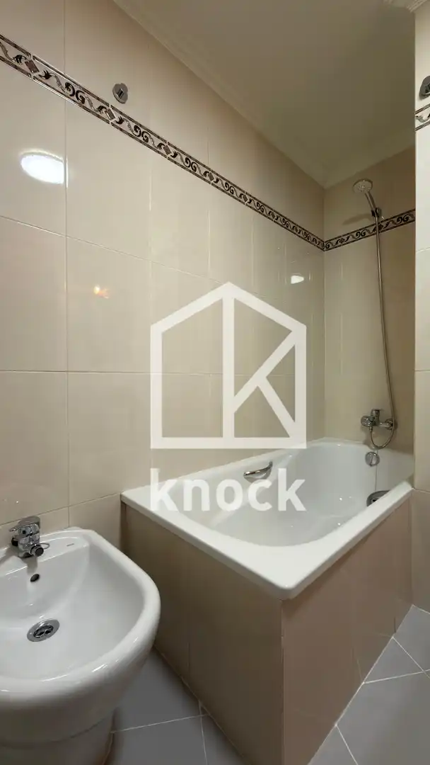 Baño de Piso en venta en Oviedo  con Calefacción