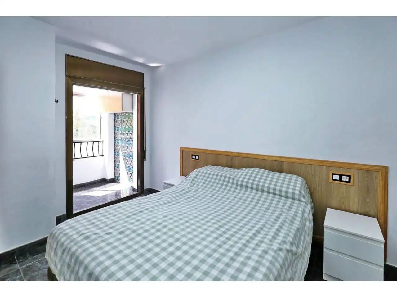 Bedroom of Flat for sale in Santa Coloma de Gramenet  with Furnished and Balcony