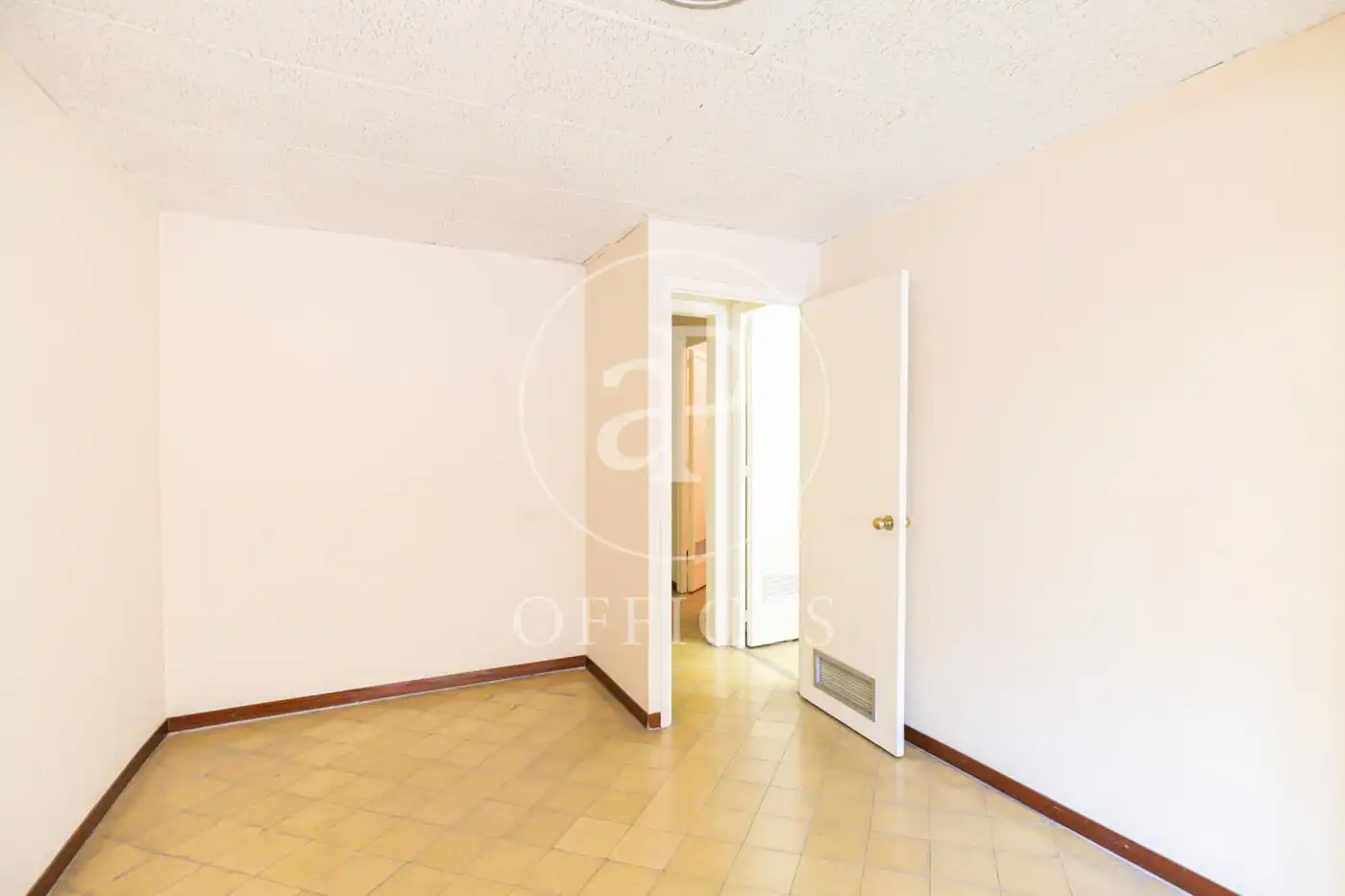 Habitación de Oficina de alquiler en Barcelona con Calefacción