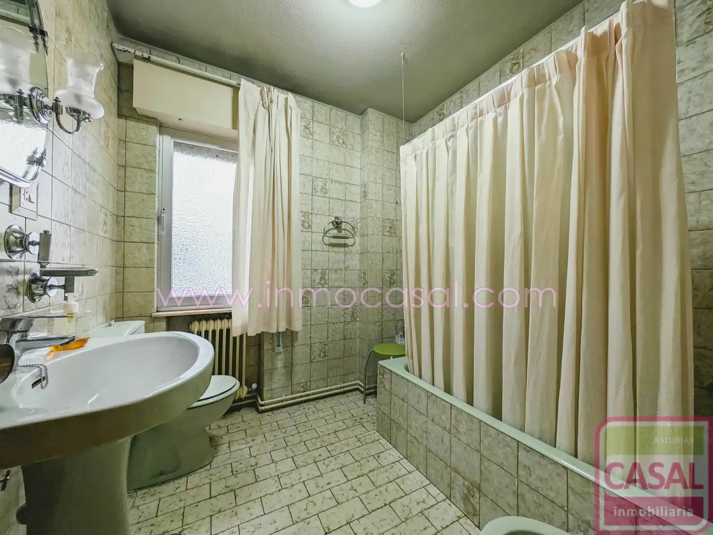 Bathroom of Flat for sale in Langreo  with Heating