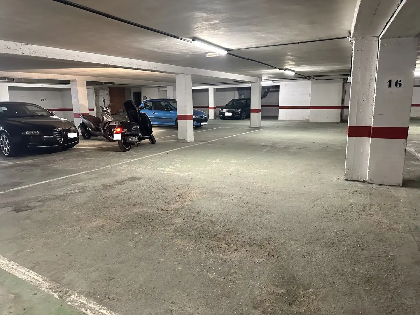 Garatge en venda a Avenida de Rosalía de Castro, Campus Sur - Santa Marta