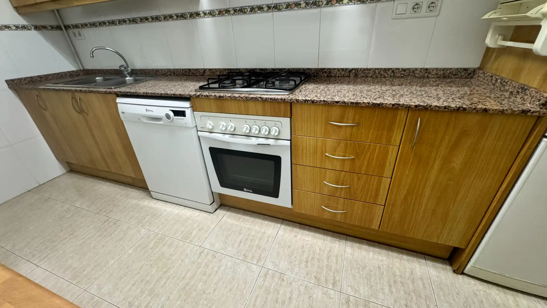 Küche von Wohnung zum Verkauf in Cambrils mit Klimaanlage, Privatgarten und Gemeinschaftspool