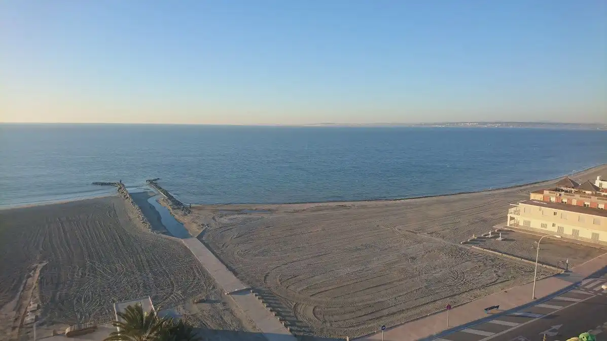 Dormitori de Pis de lloguer en Santa Pola amb Terrassa, Moblat i Forn