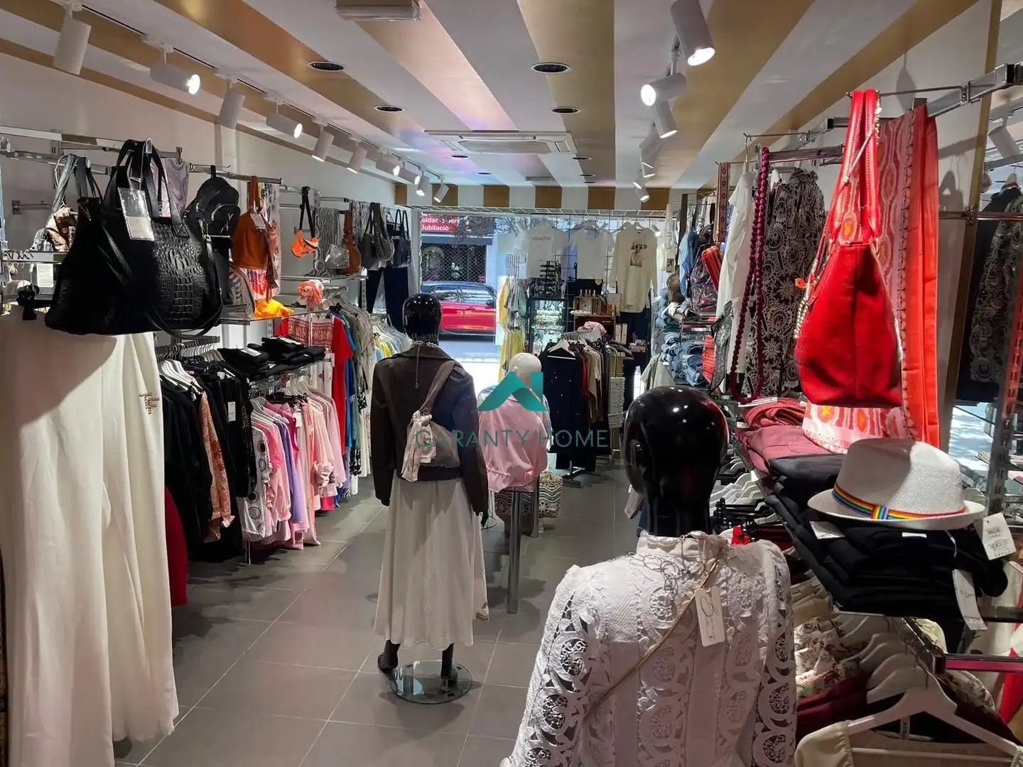 Local comercial de lloguer a Sant Adriá Nord