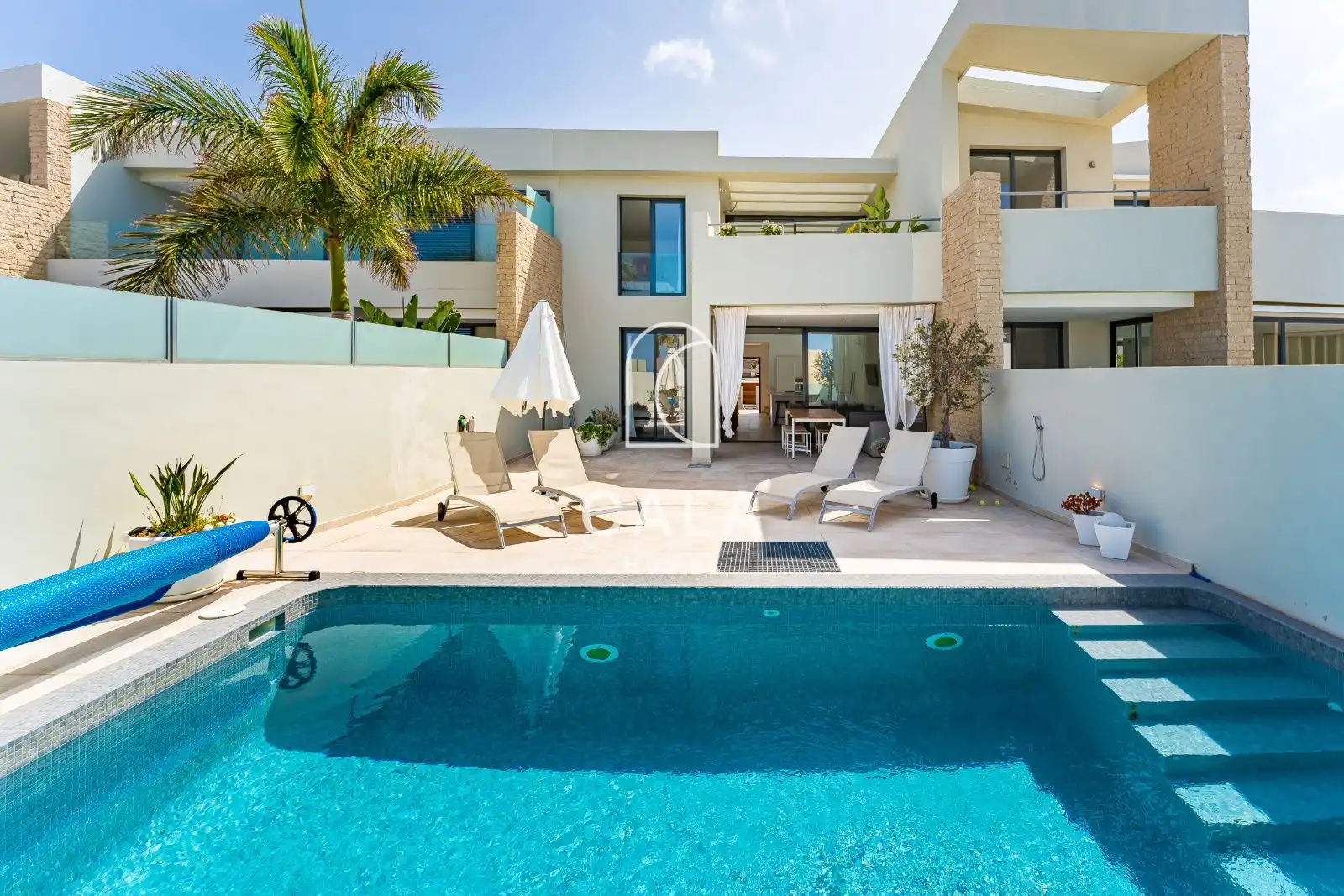 Chalet con piscina en venta en Neveda