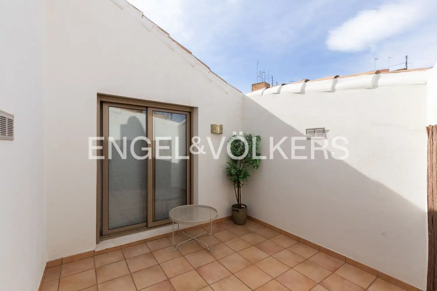 Terraza de Ático en venta en Valencia con Aire acondicionado, Calefacción y Jardín privado