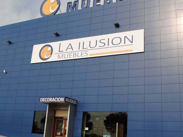 Local comercial en Venta en Calle de los Comercios, 13 en Yuncler