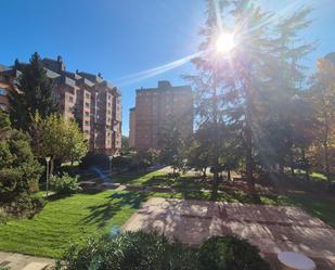 Vista exterior de Pis en venda en  Pamplona / Iruña amb Calefacció, Terrassa i Balcó