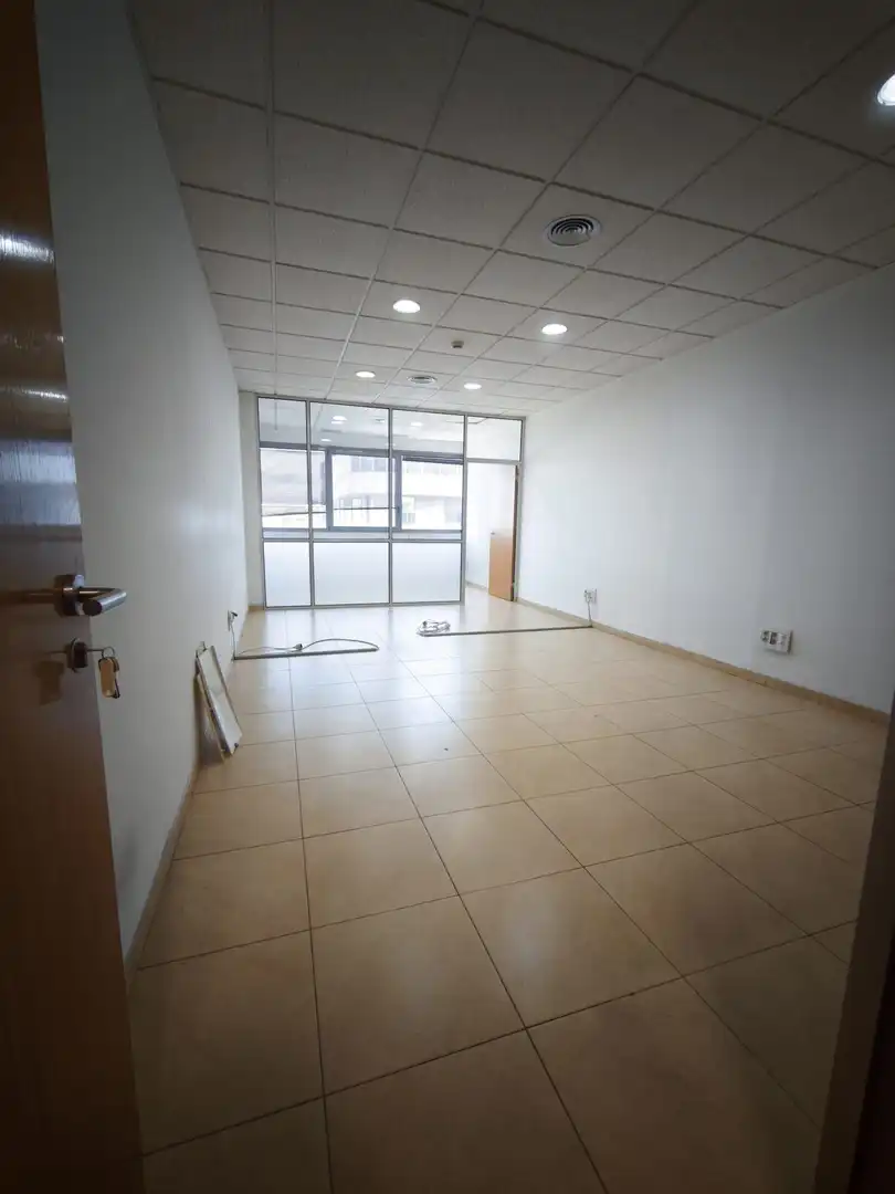 Oficina en venda en Sevilla amb Aire condicionat