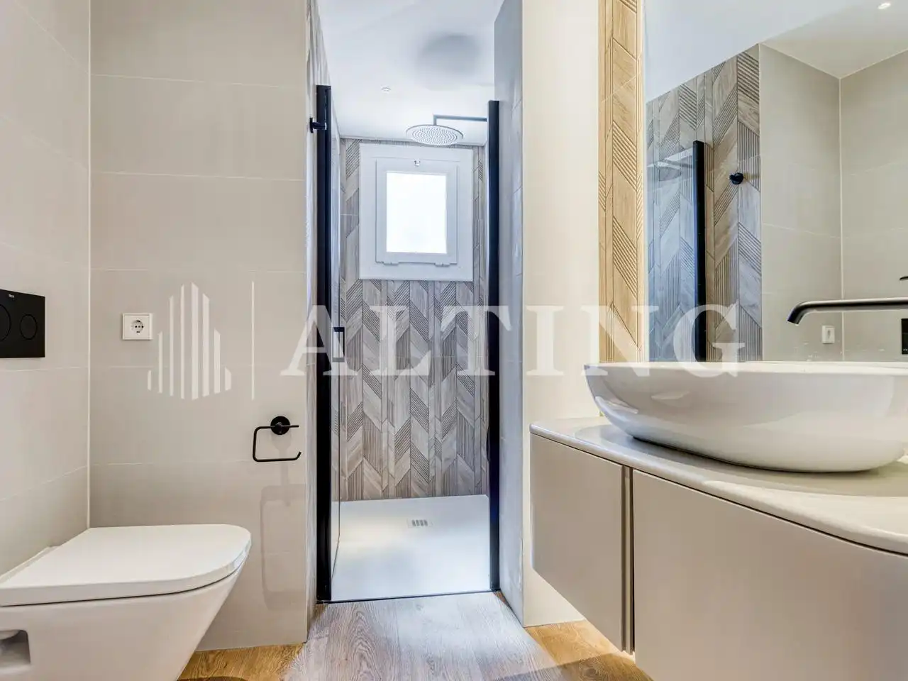 Baño de Piso de alquiler en Barcelona con Aire acondicionado, Calefacción y Parquet