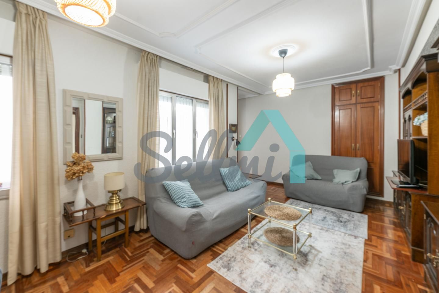 Living room of Flat for sale in Oviedo   with Heating, Parquet flooring and Terrace