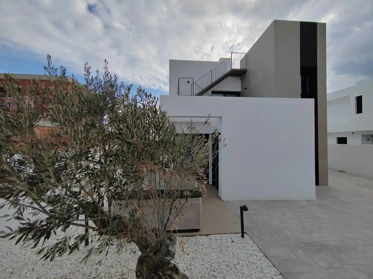 Vista exterior de Casa o chalet en venta en Sant Joan d'Alacant