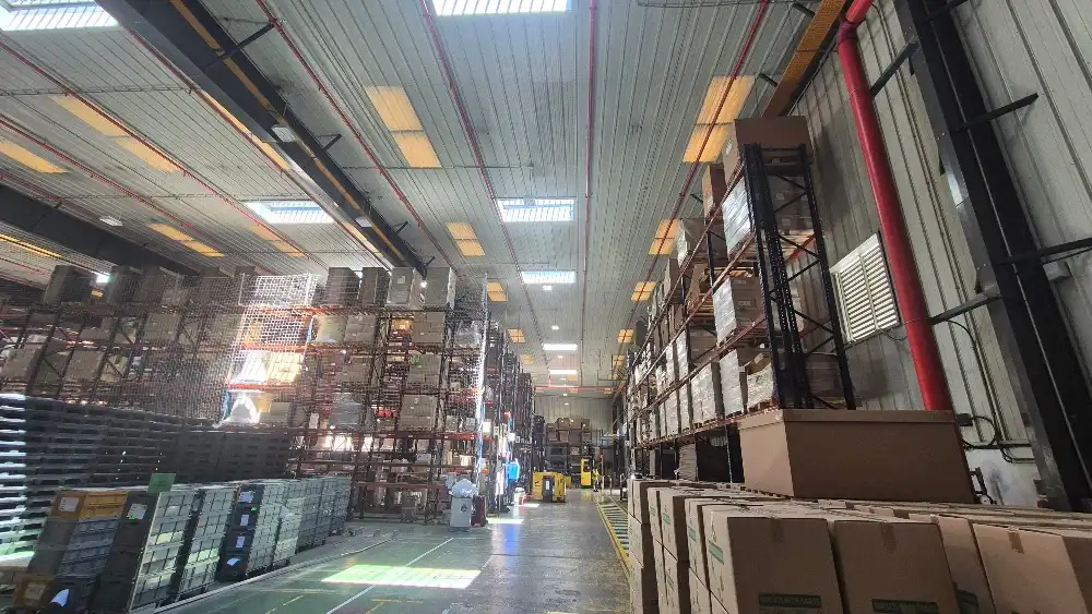 Fabrikhallen zur Miete in Cerdanyola del Vallès mit Heizung und Alarm