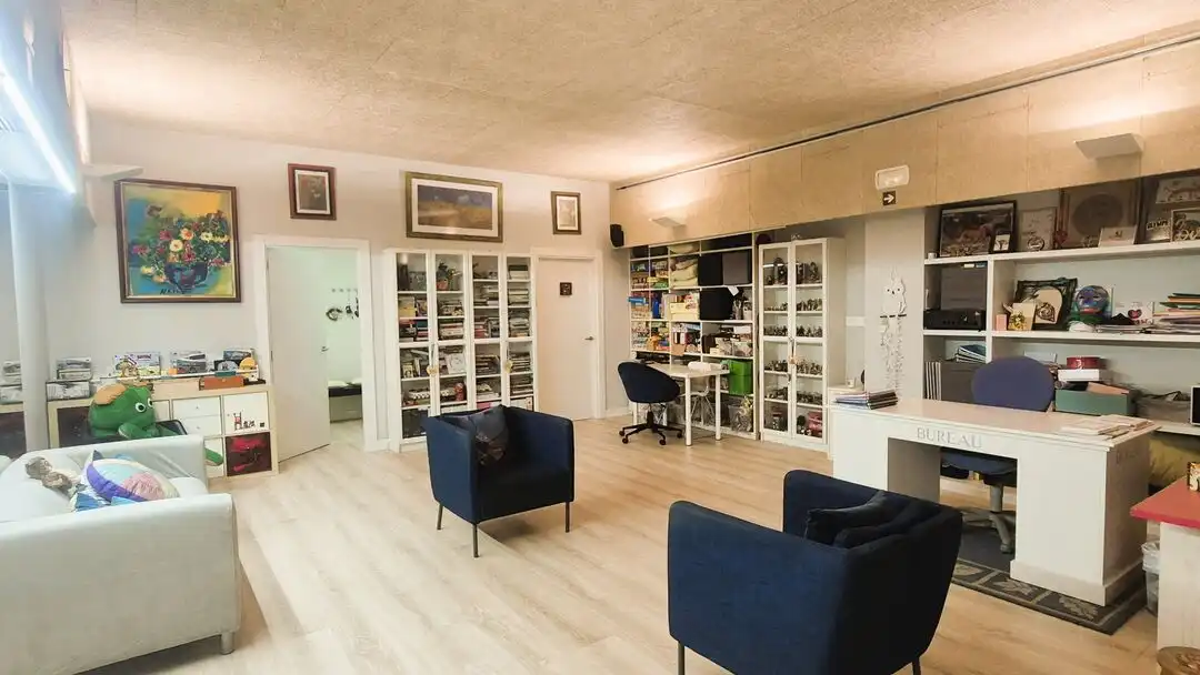 Sala d'estar de Local en venda en  Pamplona / Iruña amb Aire condicionat