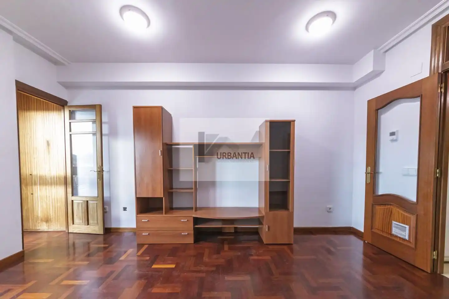 Sala d'estar de Pis en venda en Los Arcos amb Calefacció, Parquet i Balcó