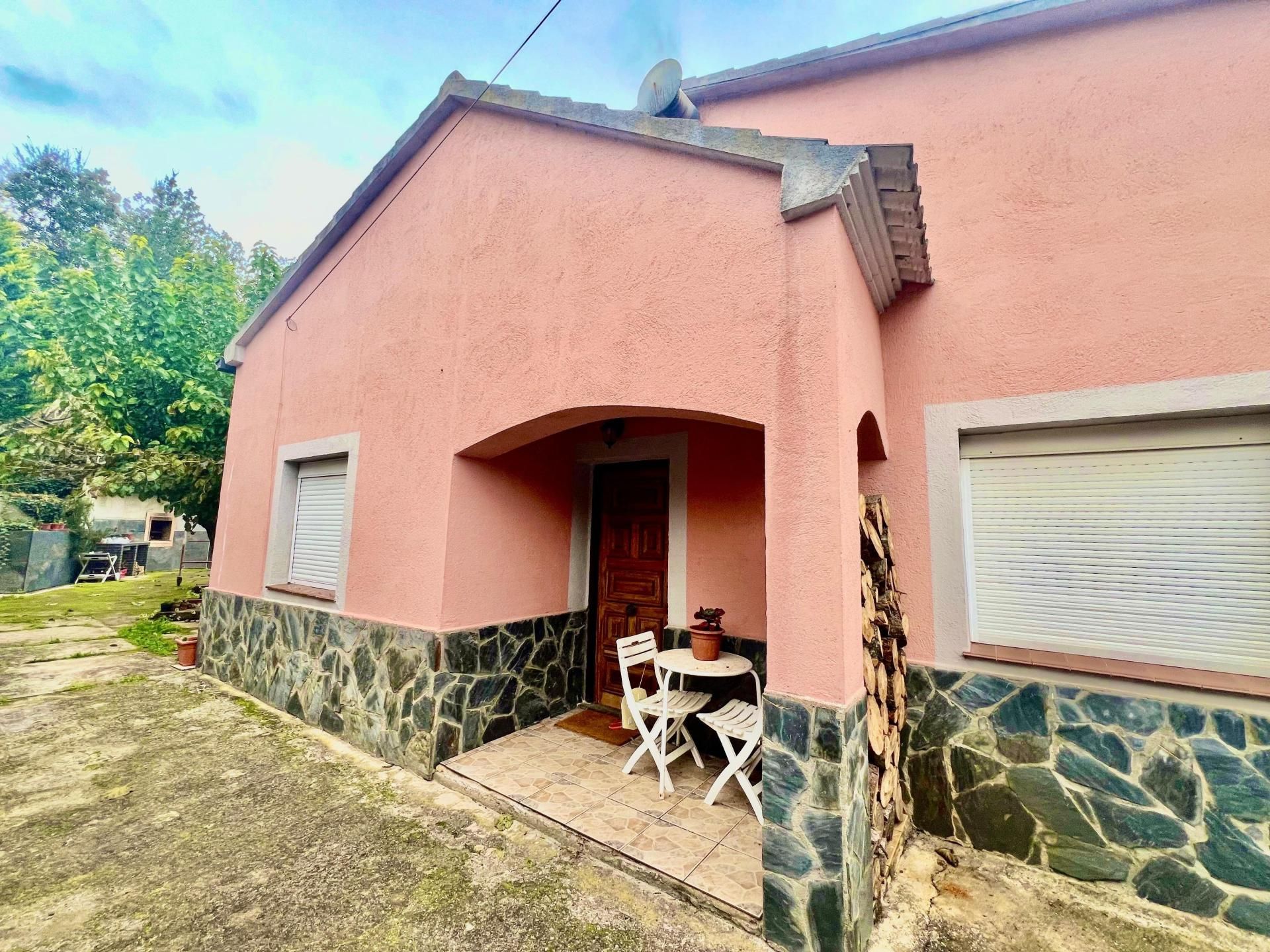 Exterior view of House or chalet for sale in Massanes  with Air Conditioner and Terrace