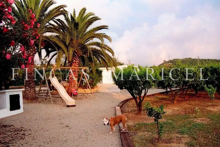 Vista exterior de Finca rústica en venta en El Vendrell con Calefacción, Jardín privado y Terraza