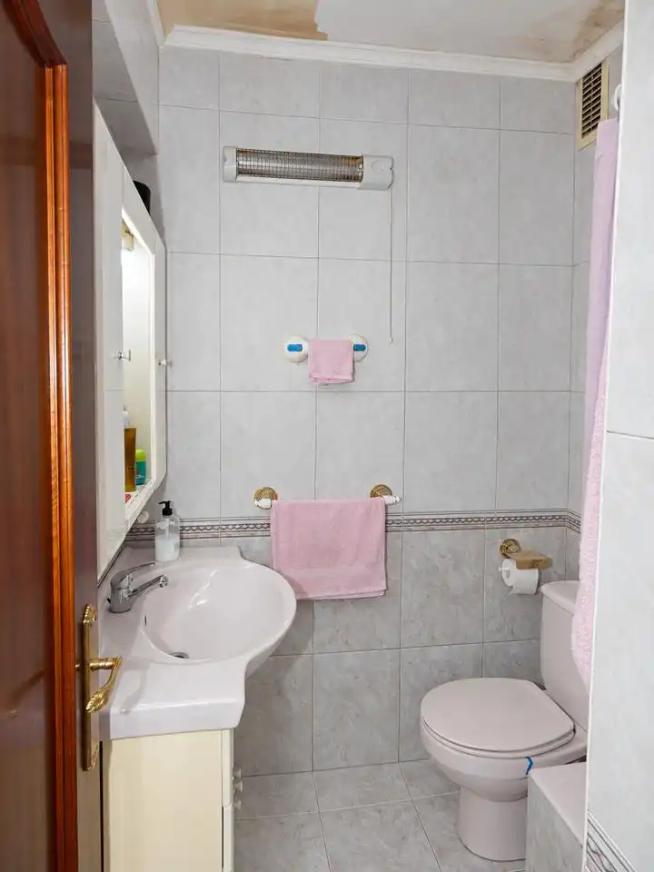 Baño de Planta baja en venta en Barakaldo  con Calefacción