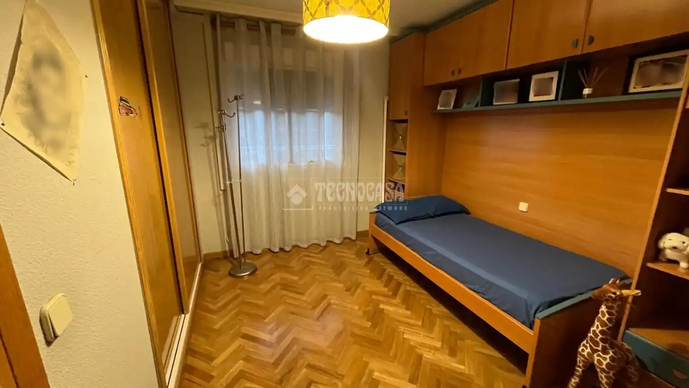 Dormitori de Pis en venda en San Fernando de Henares amb Calefacció i Parquet