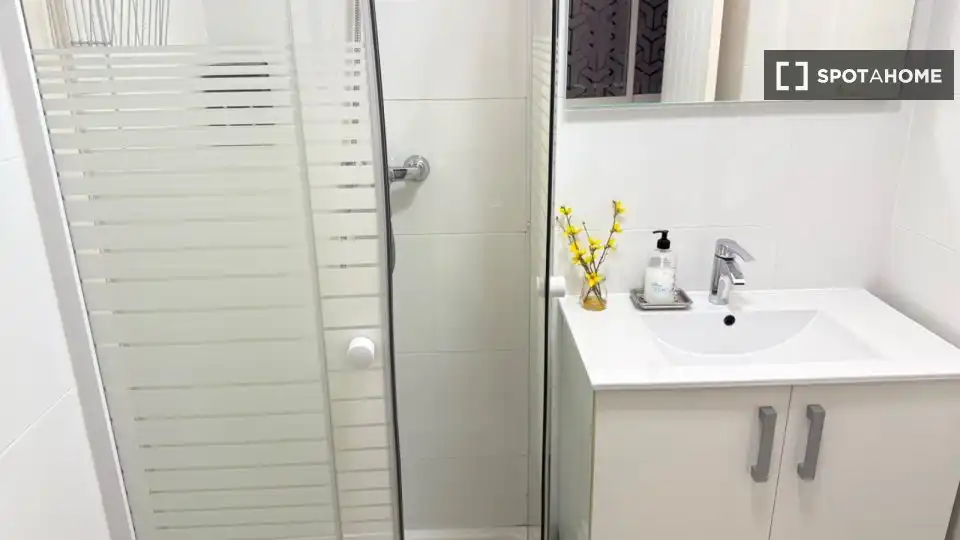 Baño de Apartamento para compartir en Málaga con Aire acondicionado, Terraza y Amueblado