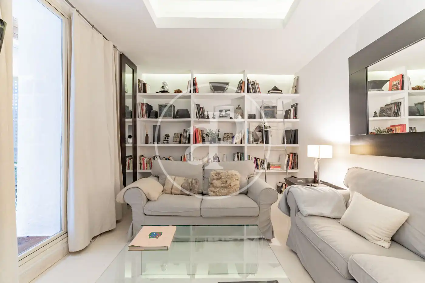 Living room of Flat for sale in Madrid  with Heating, Terrace and Furnished