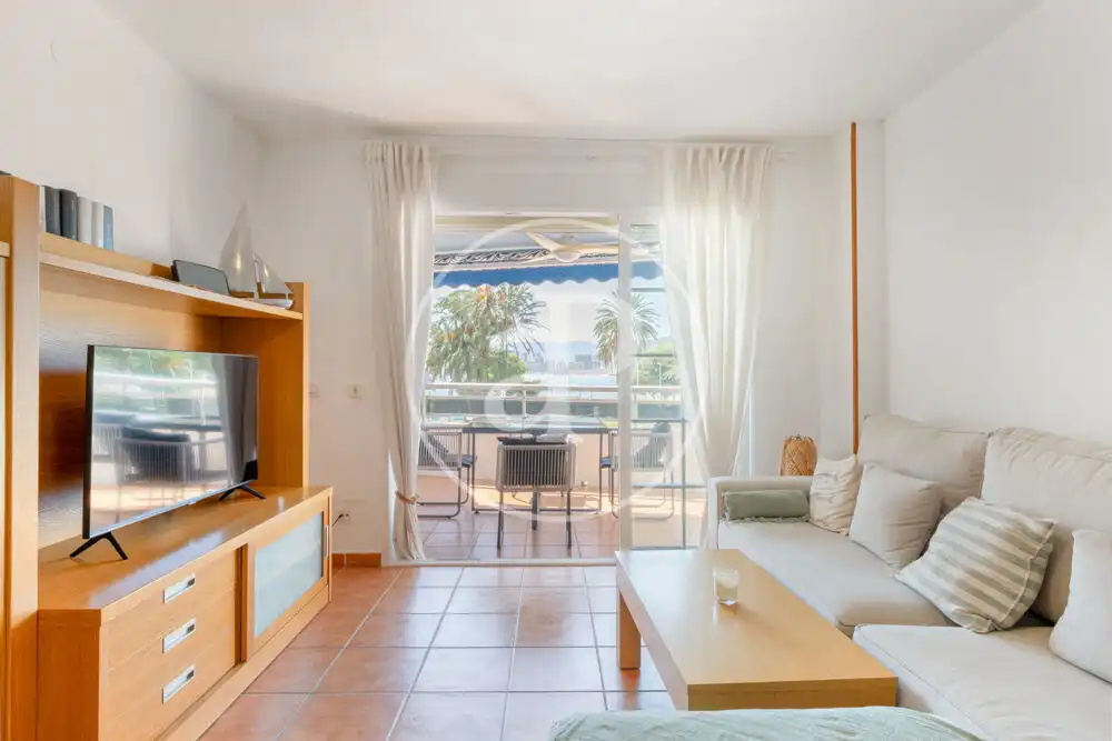 Appartamento con terrazza in affitto a Carrer Ciutats Unides
